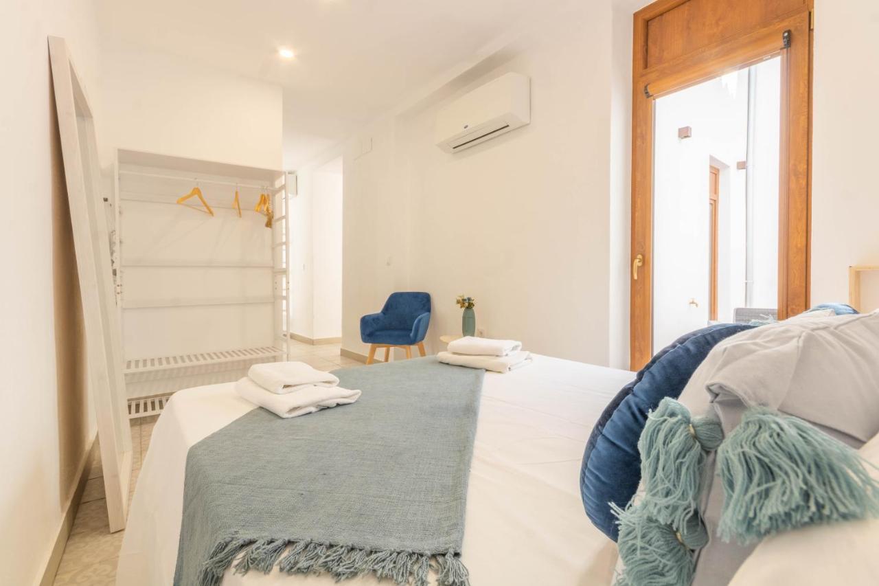 Apartamentos Miguel De Cervantes Centro Кордоба Екстериор снимка