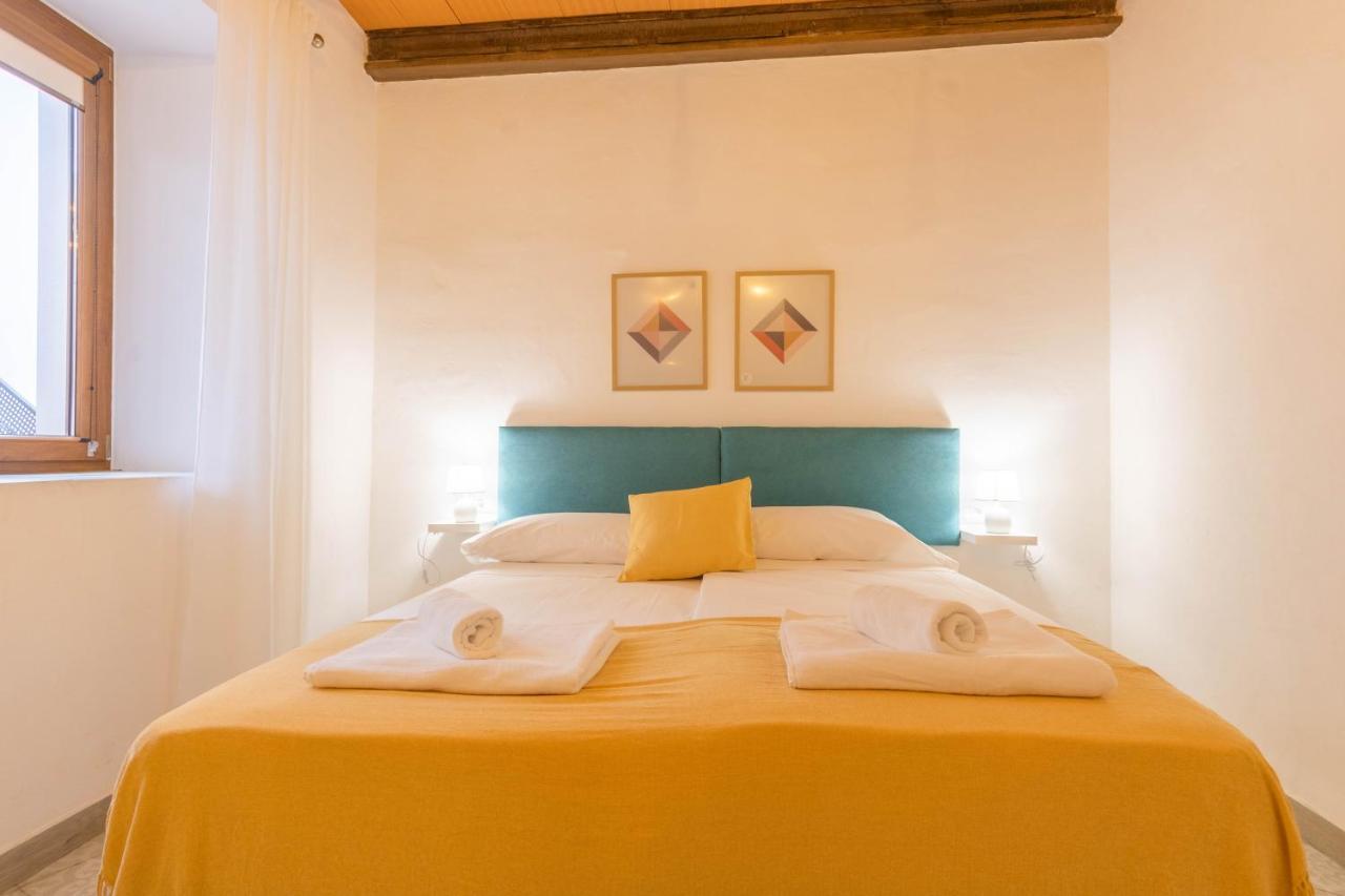 Apartamentos Miguel De Cervantes Centro Кордоба Екстериор снимка