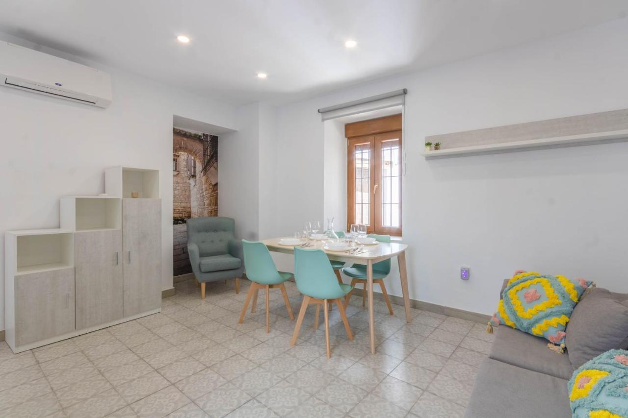 Apartamentos Miguel De Cervantes Centro Кордоба Екстериор снимка