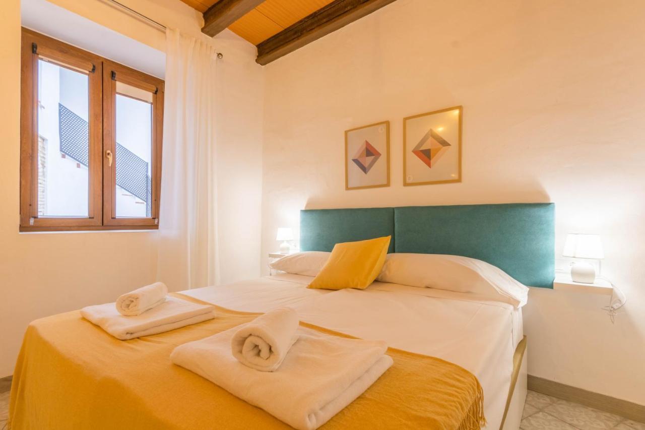 Apartamentos Miguel De Cervantes Centro Кордоба Екстериор снимка