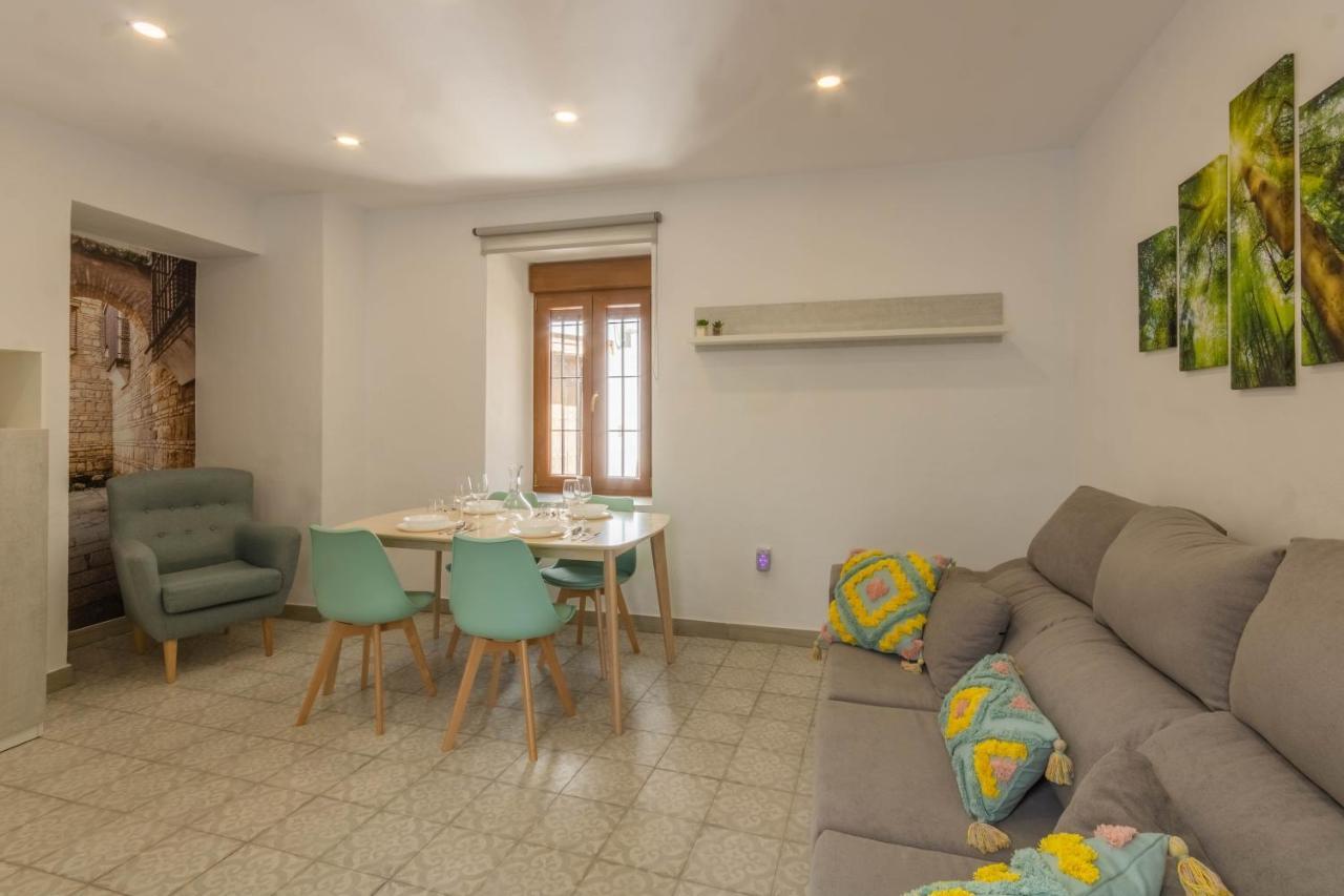 Apartamentos Miguel De Cervantes Centro Кордоба Екстериор снимка