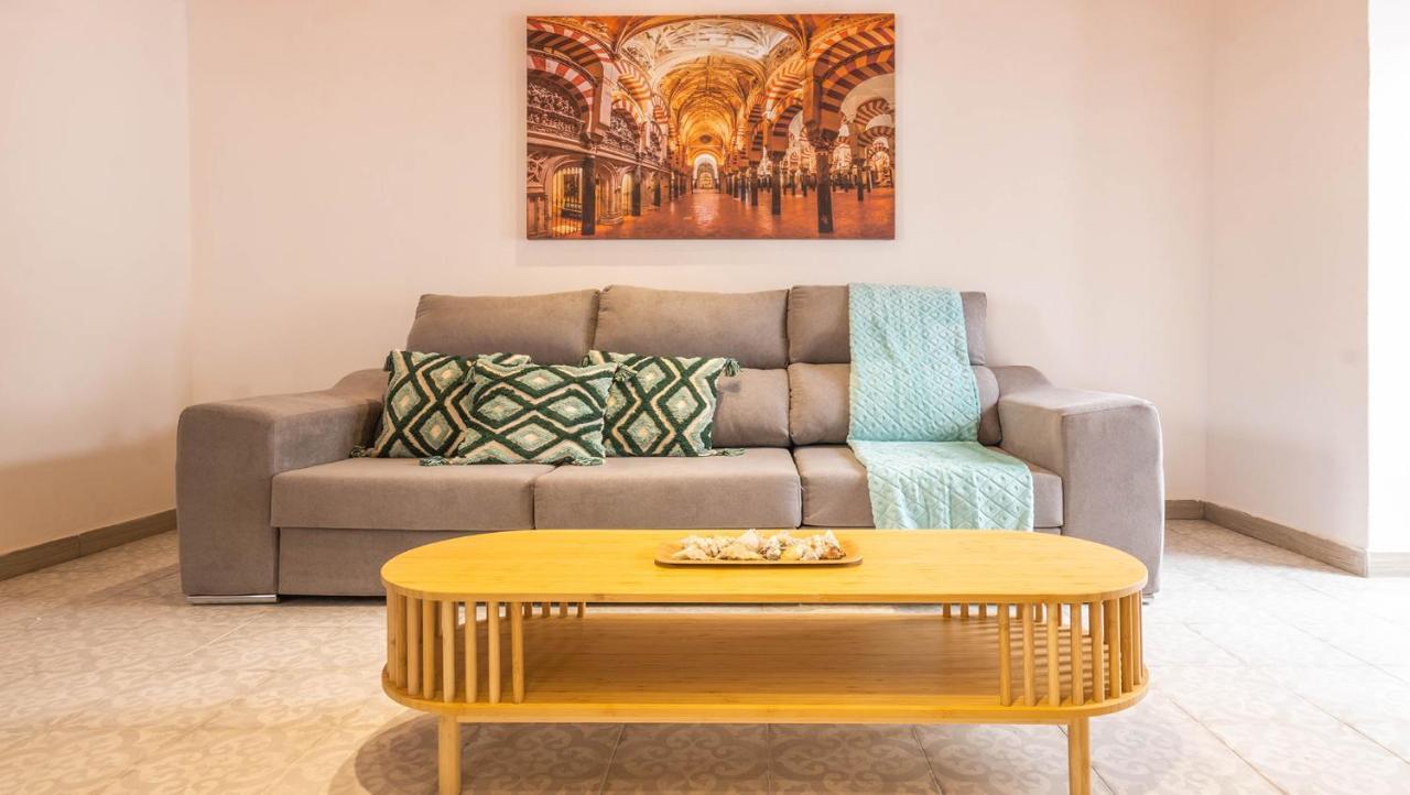 Apartamentos Miguel De Cervantes Centro Кордоба Екстериор снимка