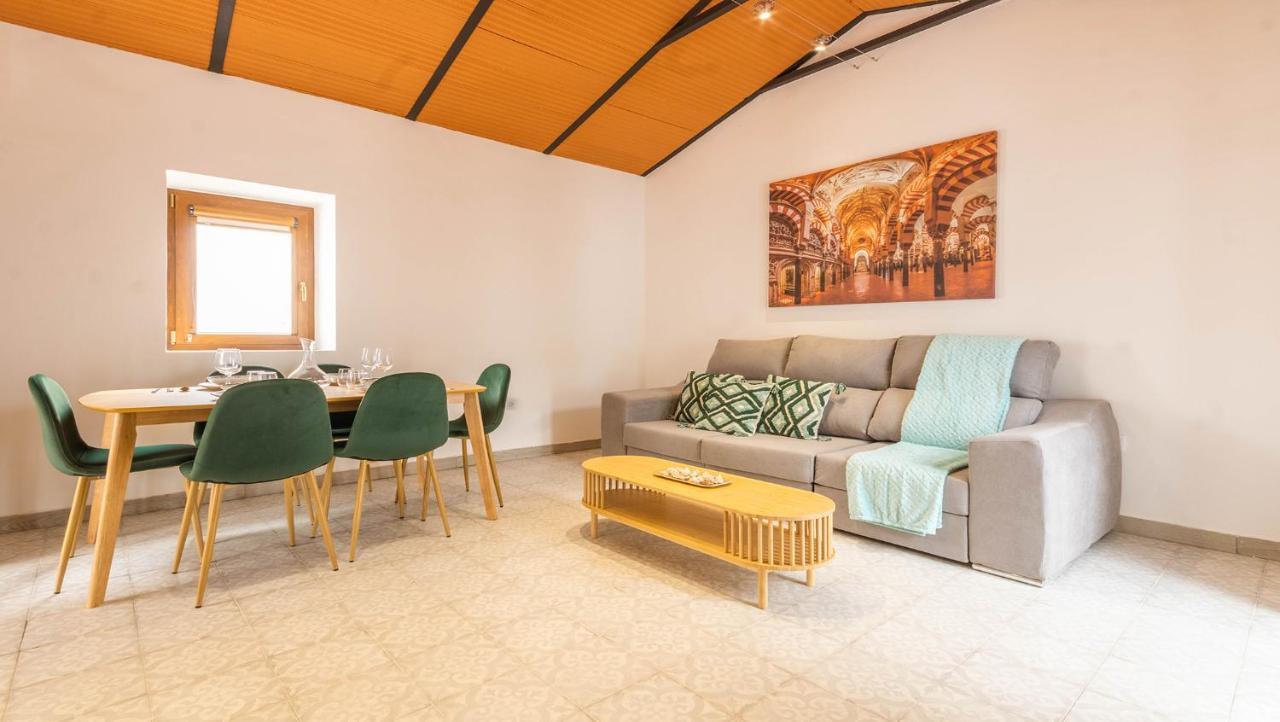Apartamentos Miguel De Cervantes Centro Кордоба Екстериор снимка