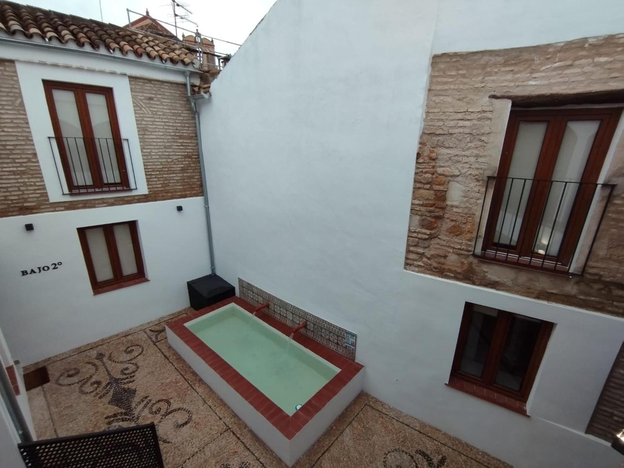 Apartamentos Miguel De Cervantes Centro Кордоба Екстериор снимка