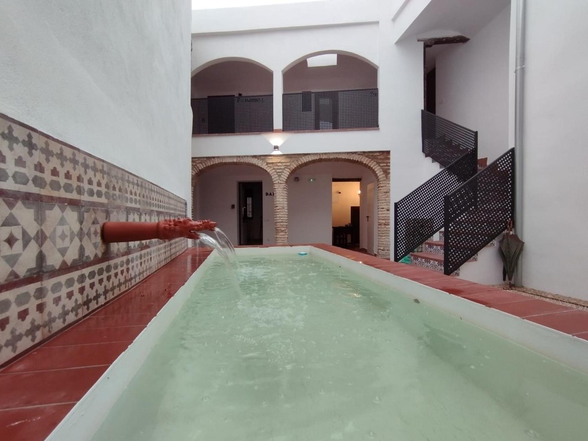 Apartamentos Miguel De Cervantes Centro Кордоба Екстериор снимка