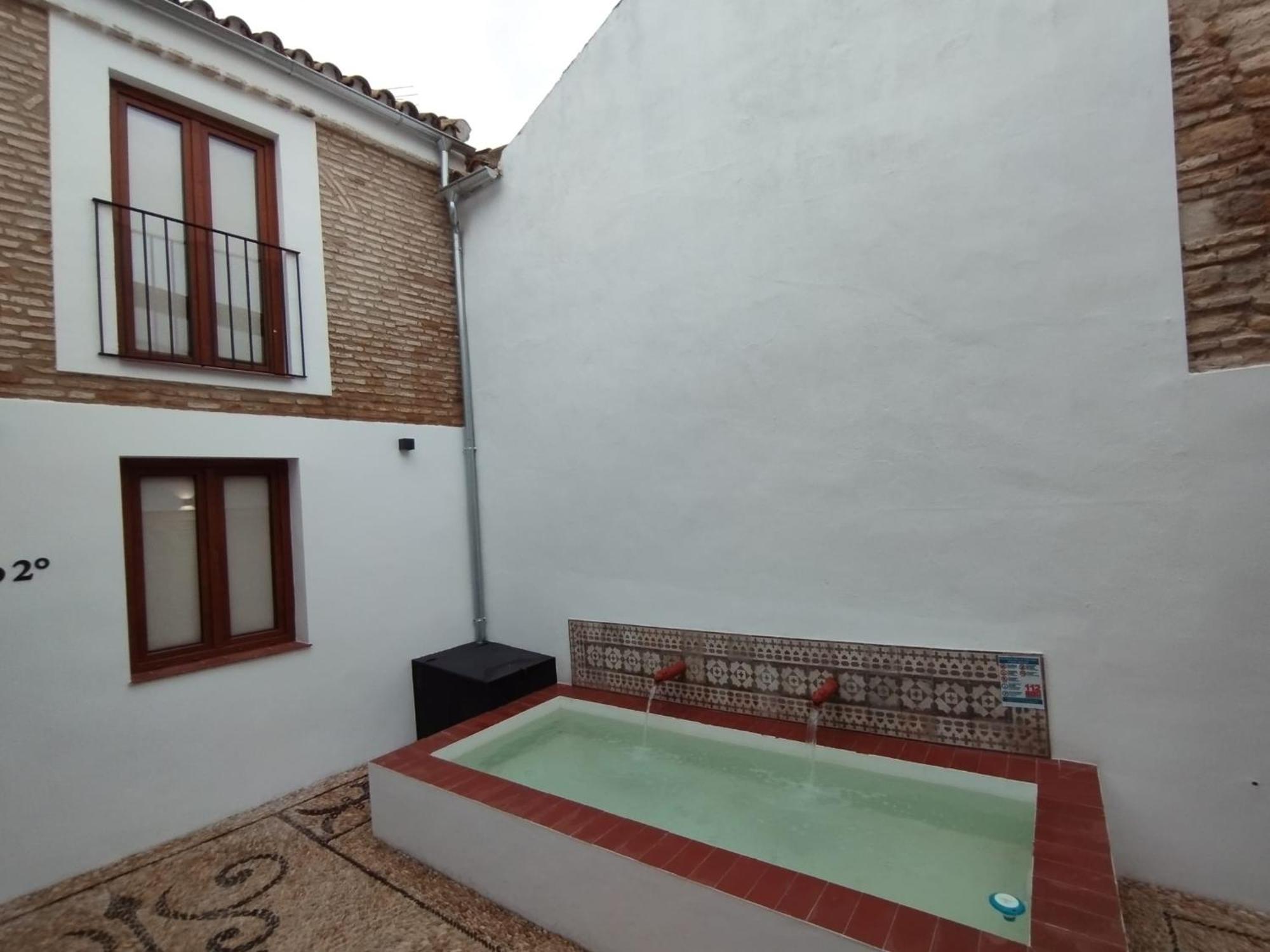 Apartamentos Miguel De Cervantes Centro Кордоба Екстериор снимка