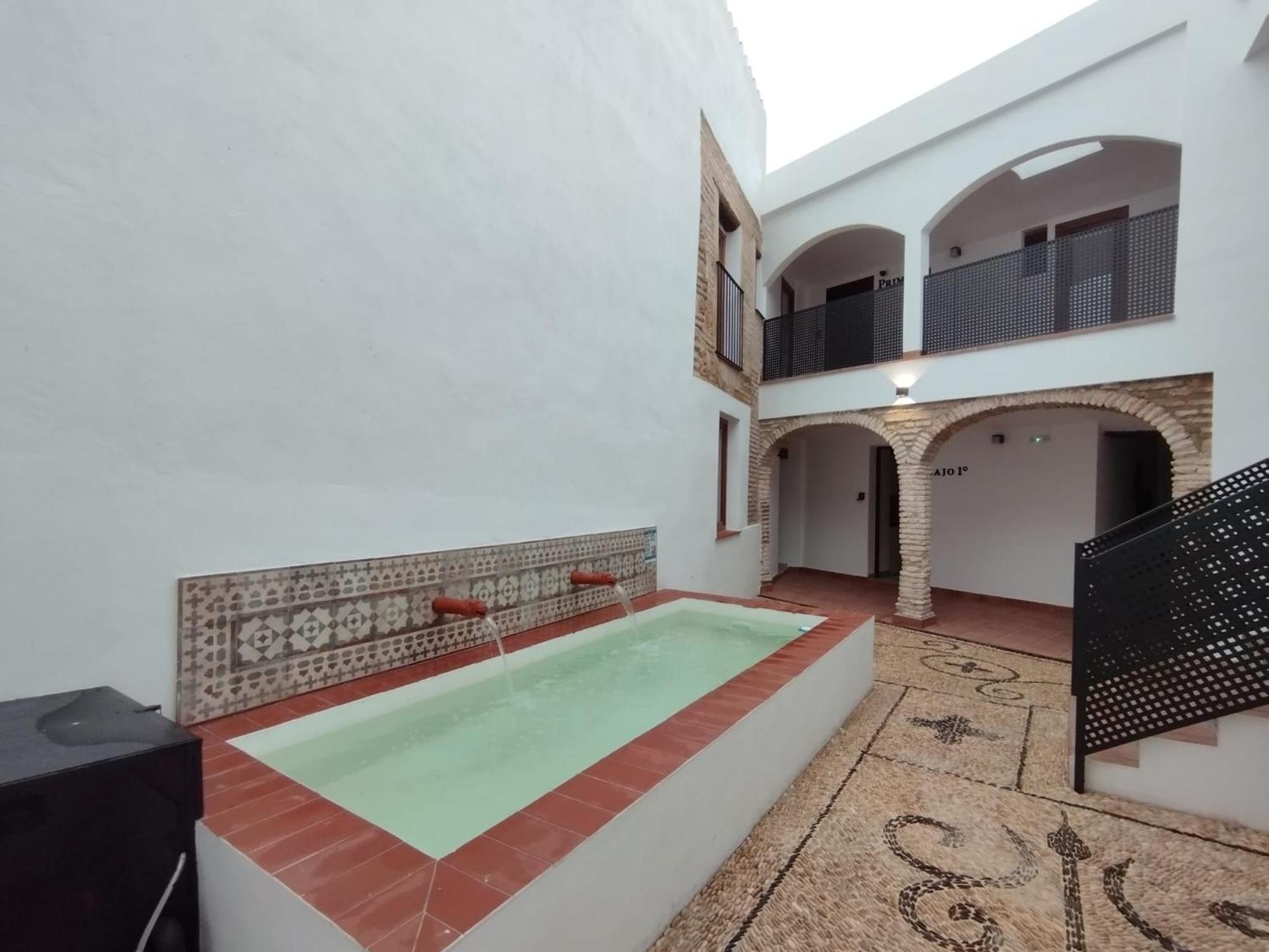 Apartamentos Miguel De Cervantes Centro Кордоба Екстериор снимка
