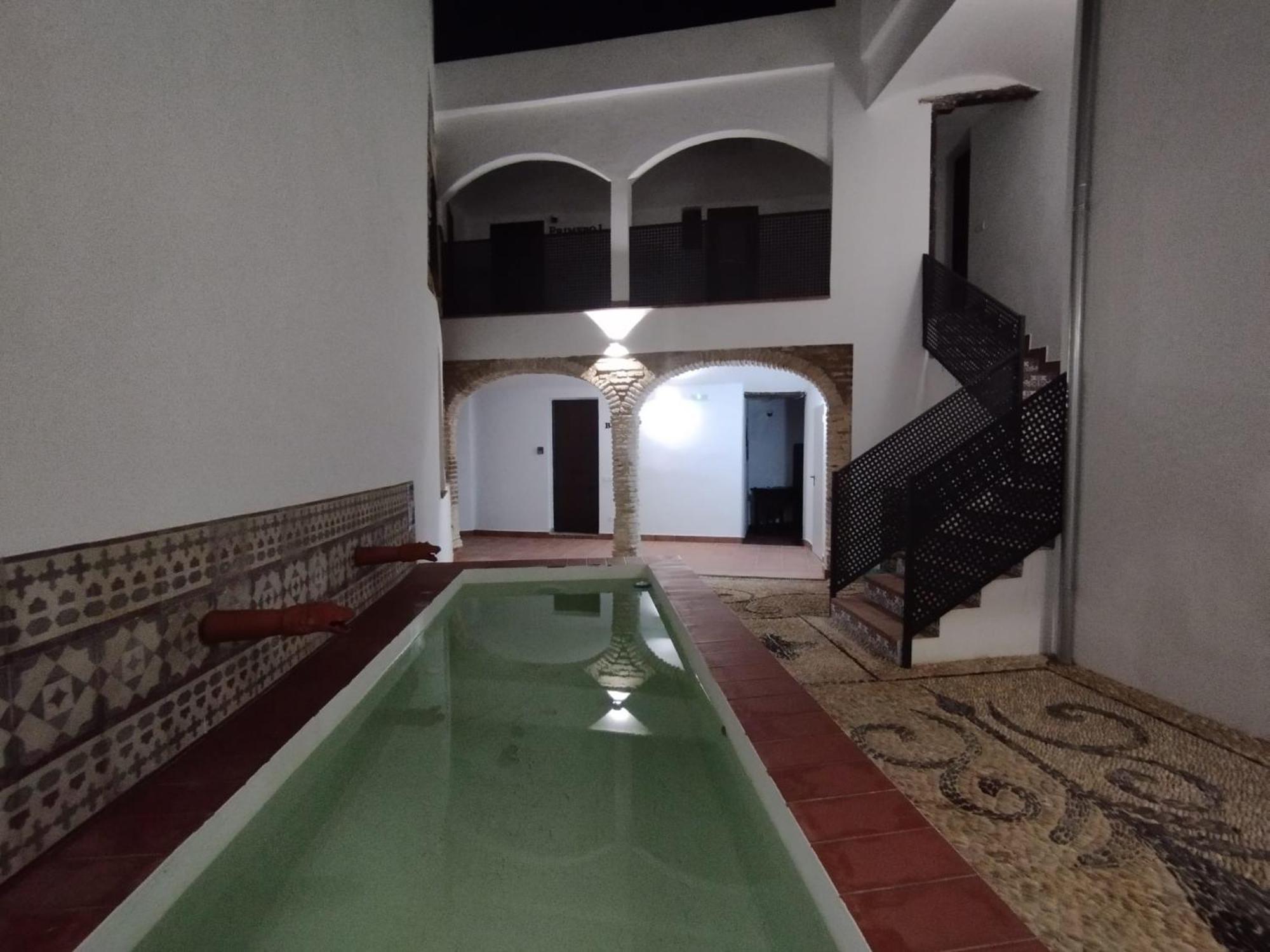Apartamentos Miguel De Cervantes Centro Кордоба Екстериор снимка