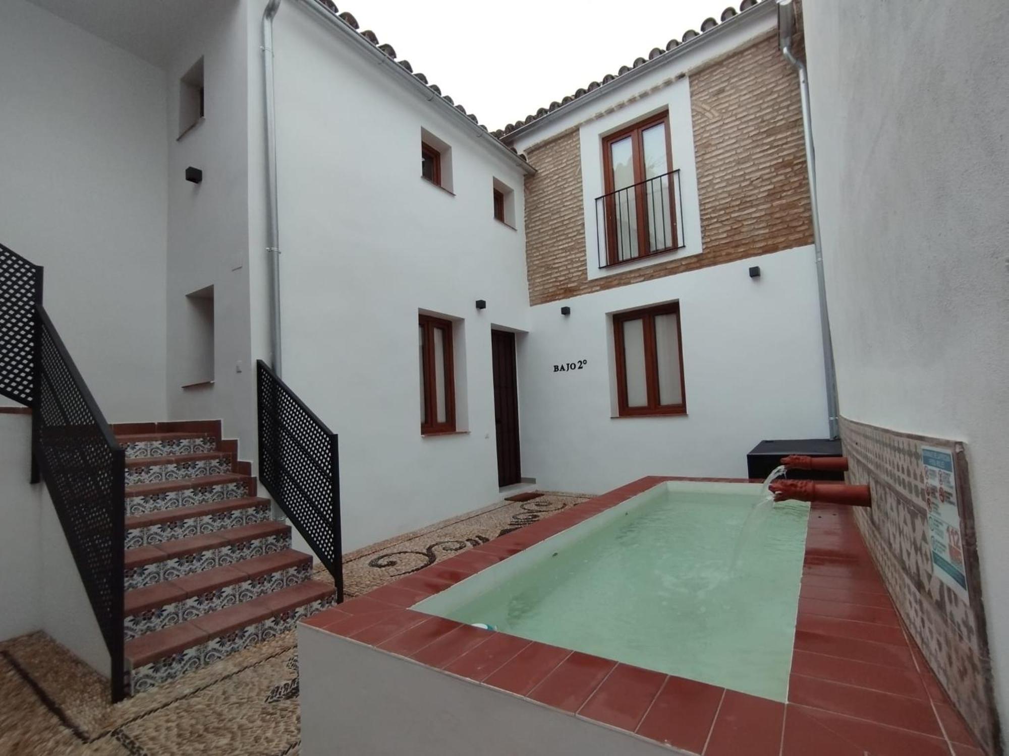 Apartamentos Miguel De Cervantes Centro Кордоба Екстериор снимка