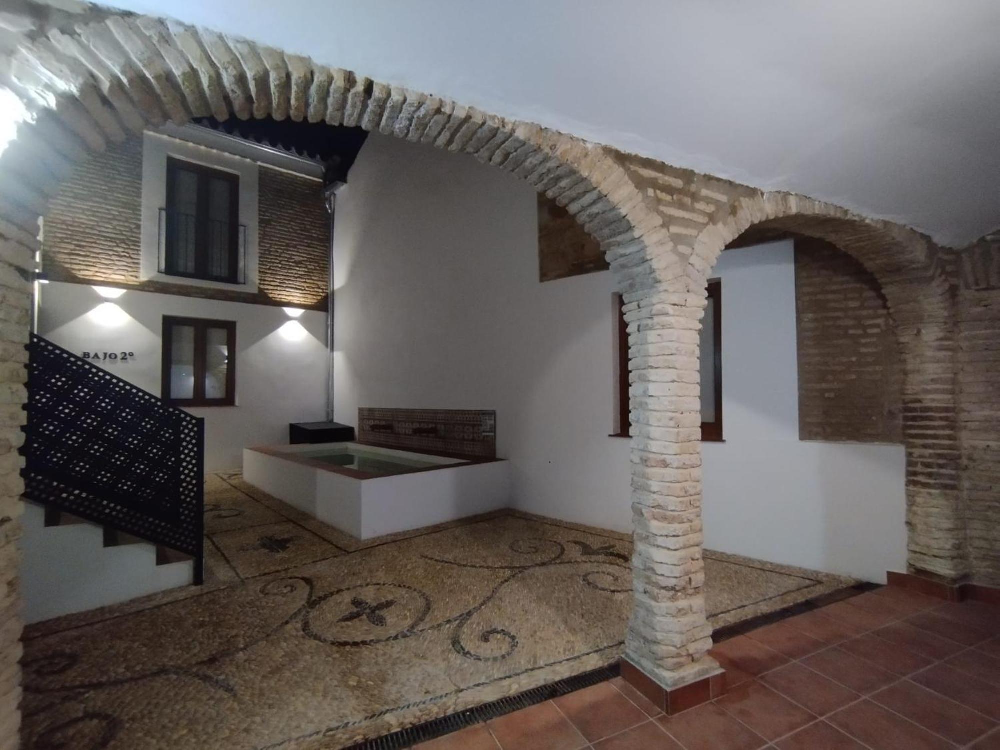 Apartamentos Miguel De Cervantes Centro Кордоба Екстериор снимка