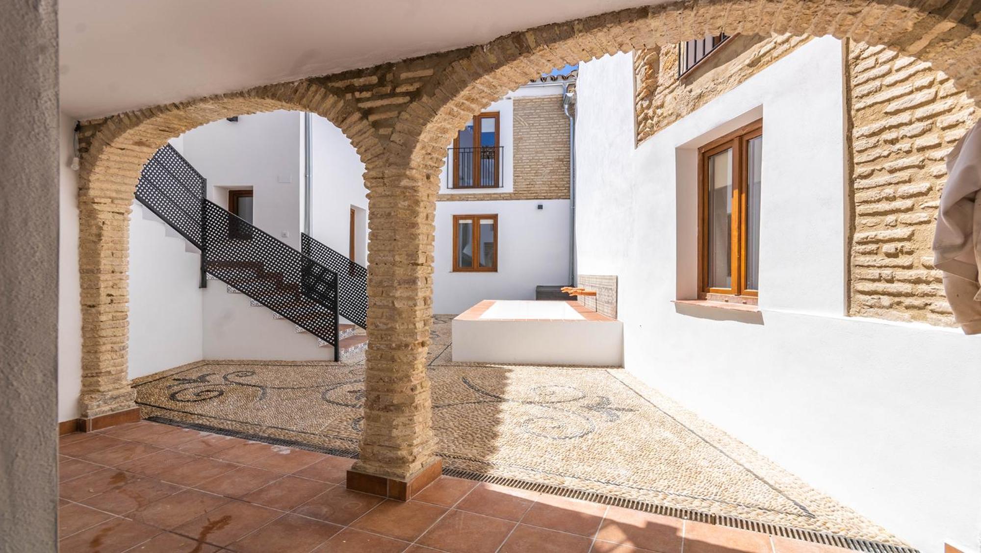 Apartamentos Miguel De Cervantes Centro Кордоба Екстериор снимка