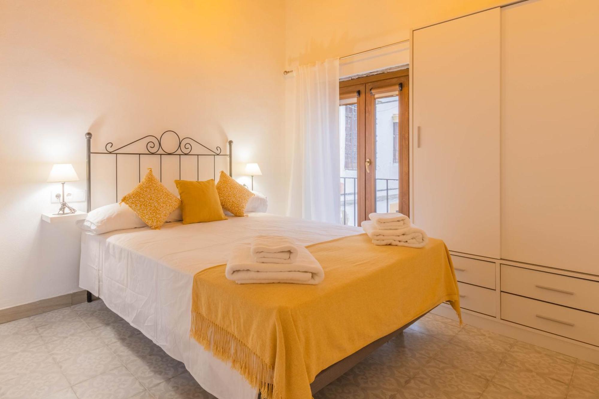 Apartamentos Miguel De Cervantes Centro Кордоба Екстериор снимка