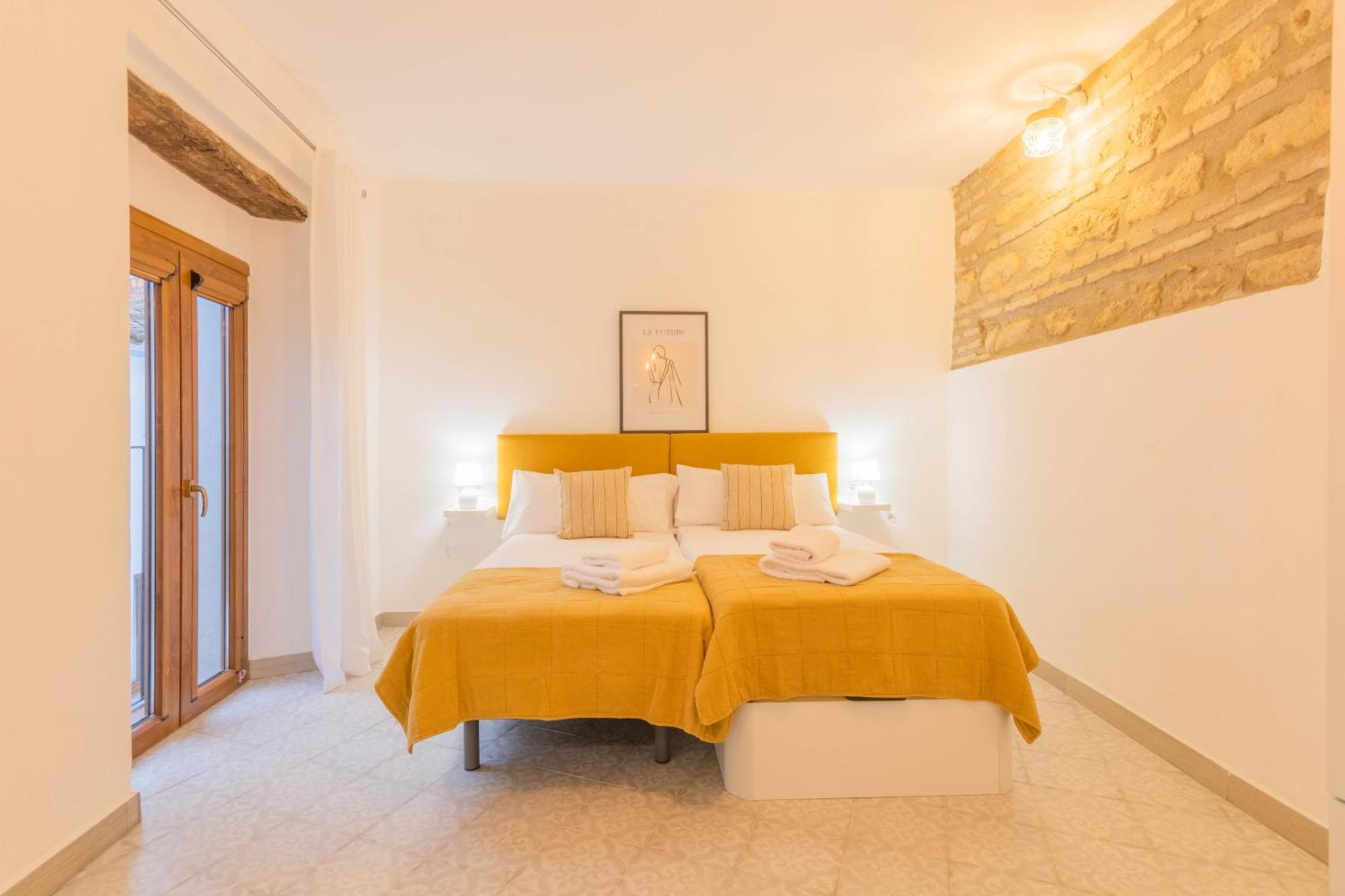 Apartamentos Miguel De Cervantes Centro Кордоба Екстериор снимка