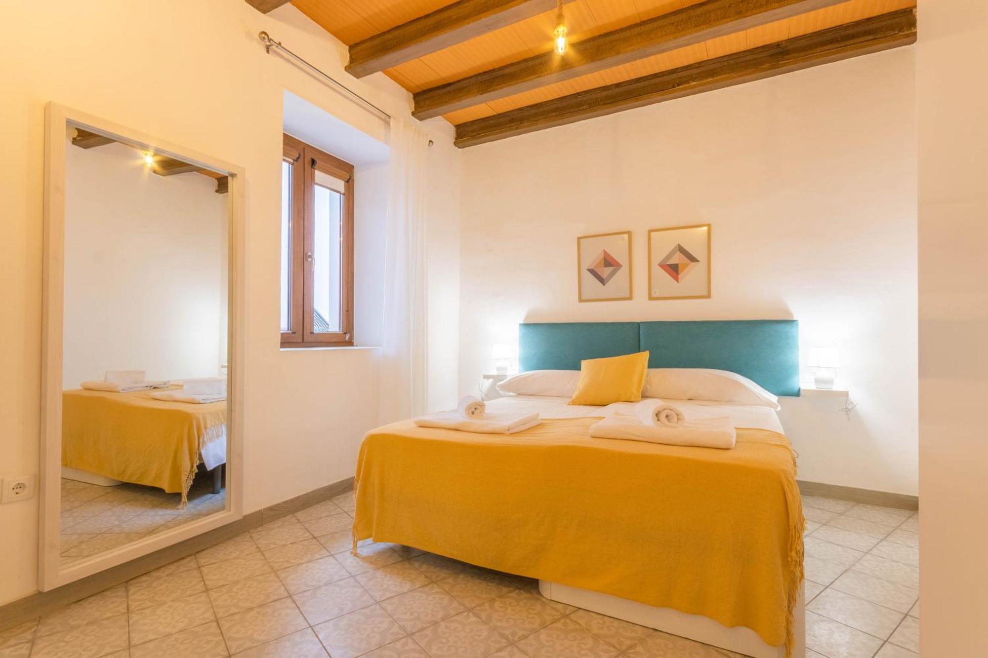 Apartamentos Miguel De Cervantes Centro Кордоба Екстериор снимка